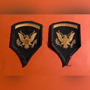 Lot Of 2 US Army WW2 Patches Specialist Gold Eagle